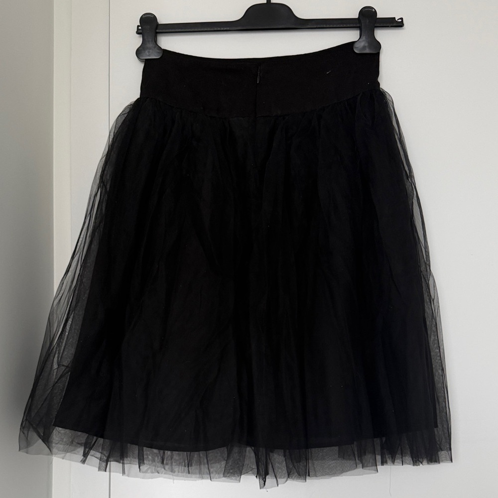 Elegant Black Tulle A-Line Skirt - Picture 2 of 3